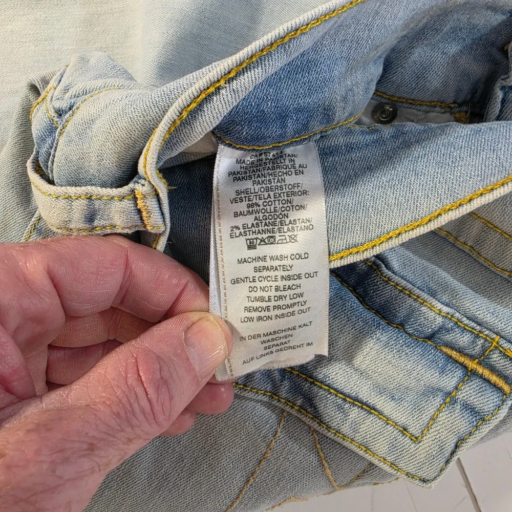 True Religion Geno Flap Relaxed Slim Blue Light Wash Denim Jeans Size 32 Y2K